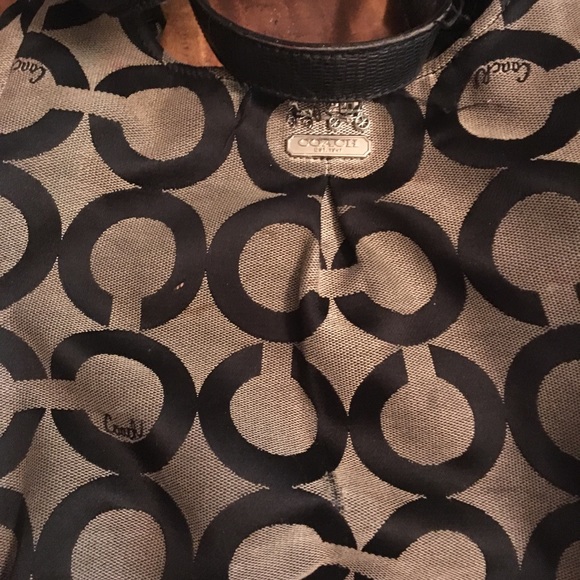 Coach signature Hobo Bag with purple lining - Picture 1 of 5